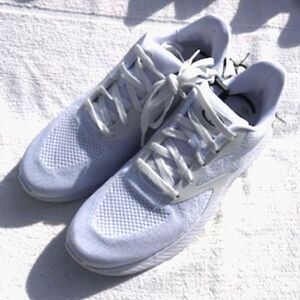 Size: 10 1/2 Women's Sneakers . w/ Memory Foam . Casual or Fashion Shoes